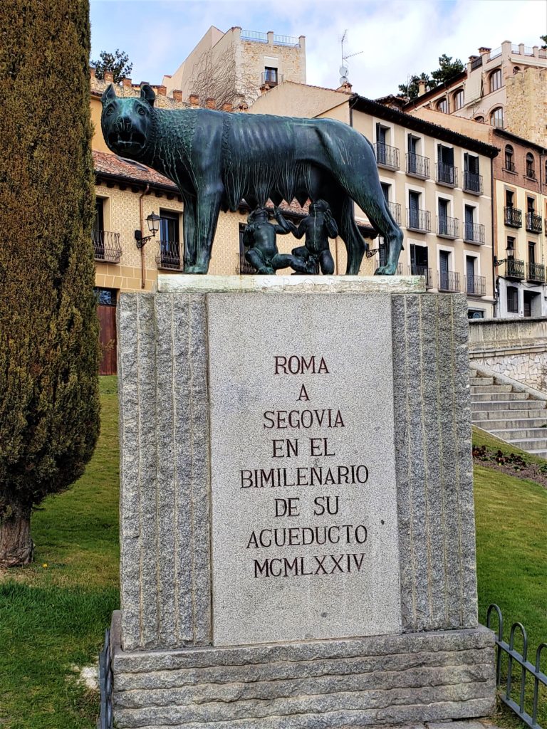 Statue of suckling pigs, which Segovia is known for.